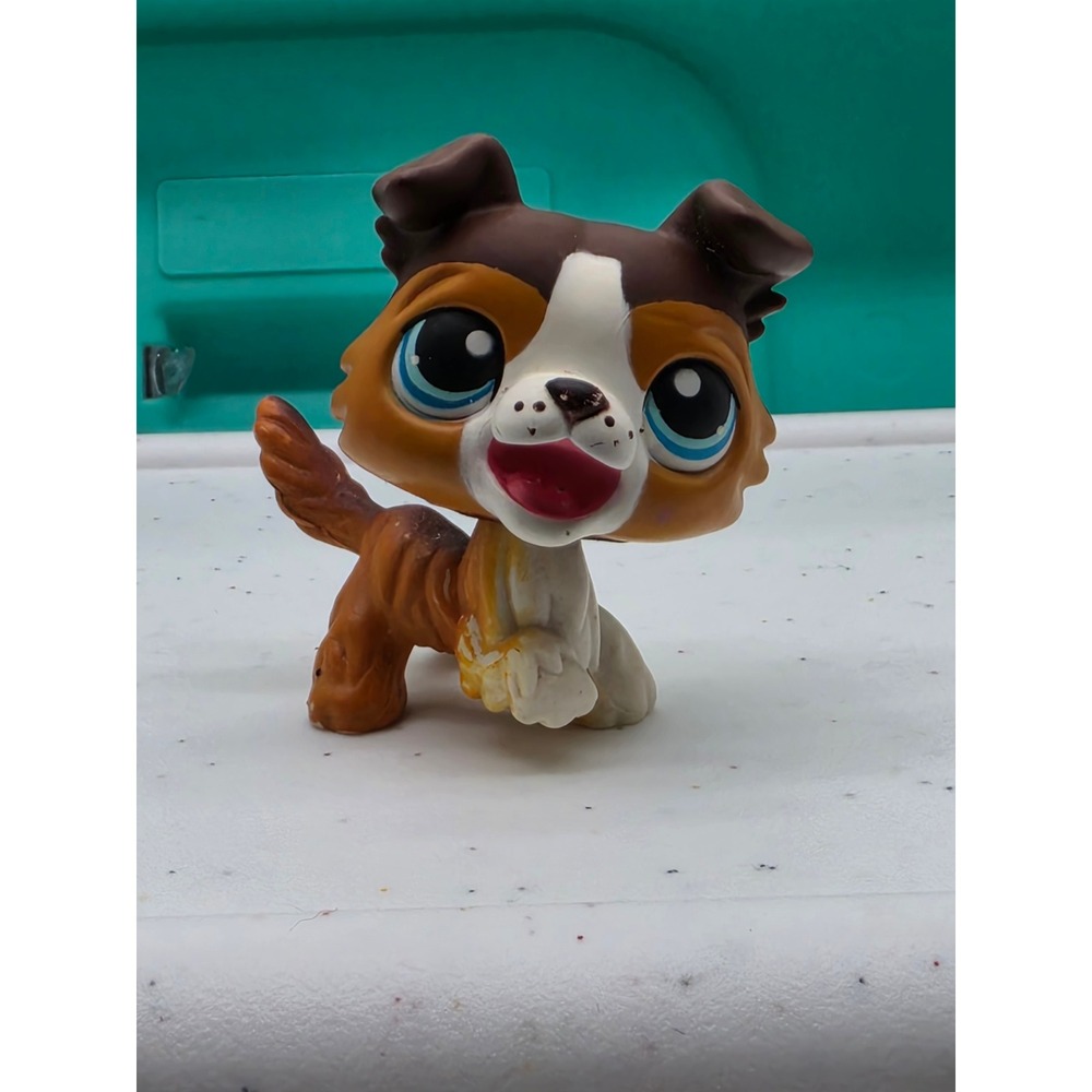 LPS Littlest Pet Shop #27 Collie Dog Figure Brown white and yellow puppy Dog